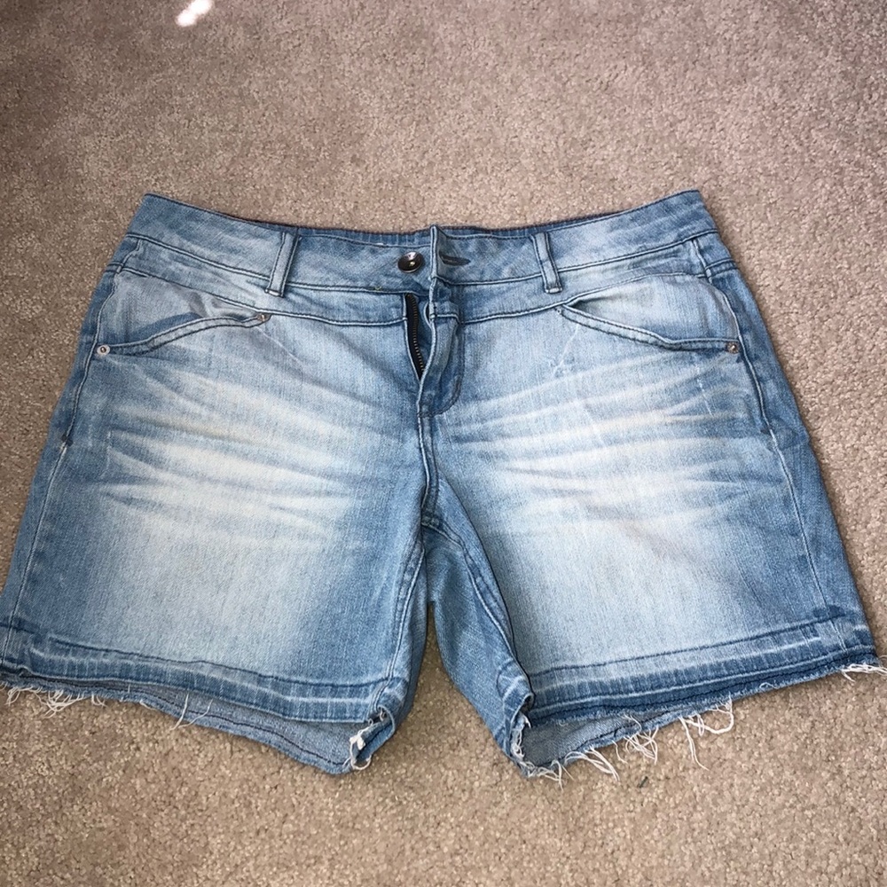 Light wash, denim midi shorts